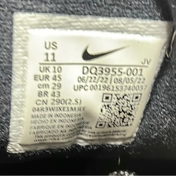 Nike Air Max 97 Black and Blue Sneakers with Air Cushioning - Picture 9 of 14